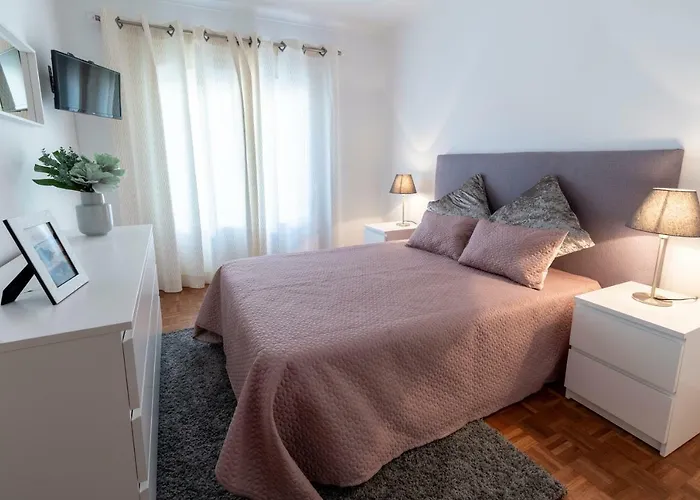 O Veleiro * נאזרה